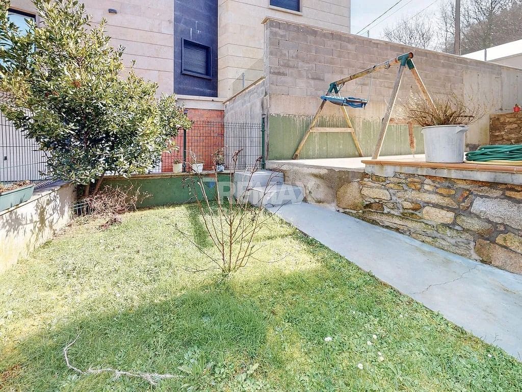 9 bedroom Villa for sale in Baiona with garage - € 420,000 (Ref: 9683972)