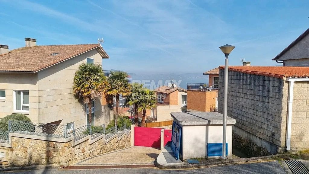 9 bedroom Villa for sale in Baiona with garage - € 420,000 (Ref: 9683972)
