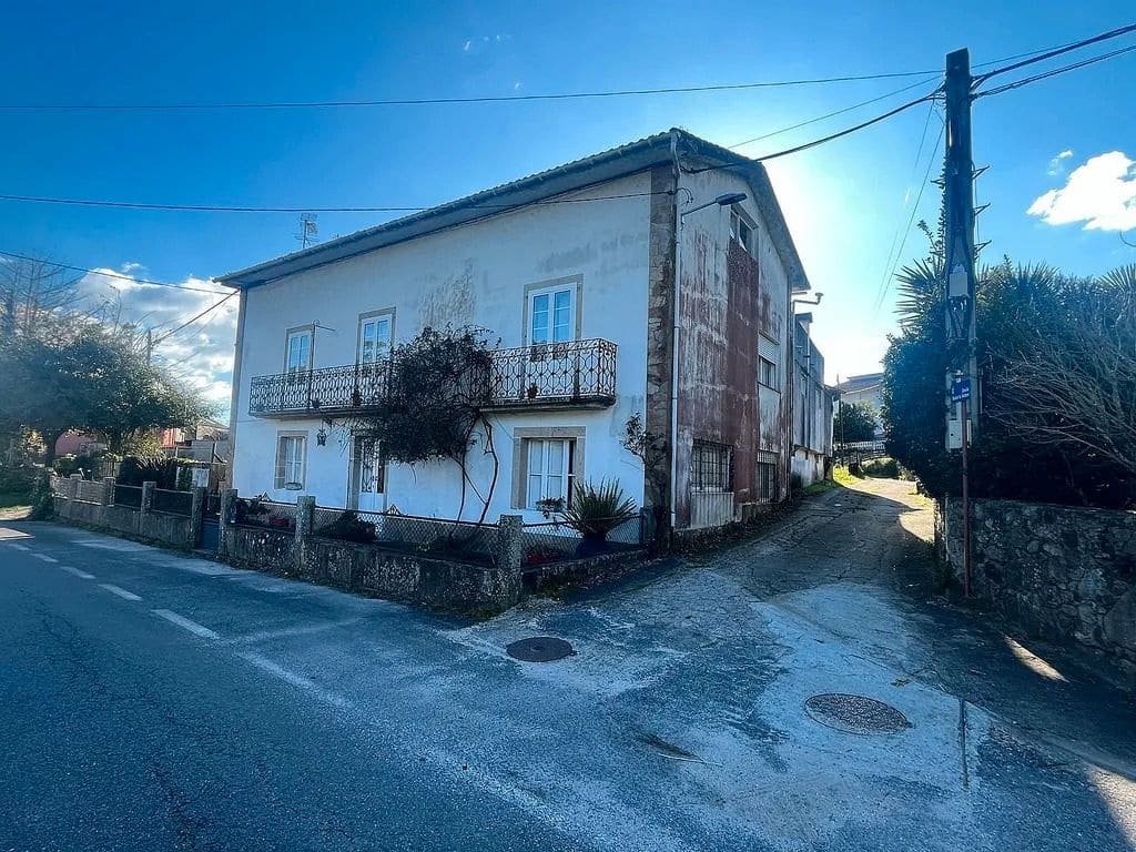 11 bedroom Finca/Country House for sale in Oia with garage - € 335,000 (Ref: 9683973)