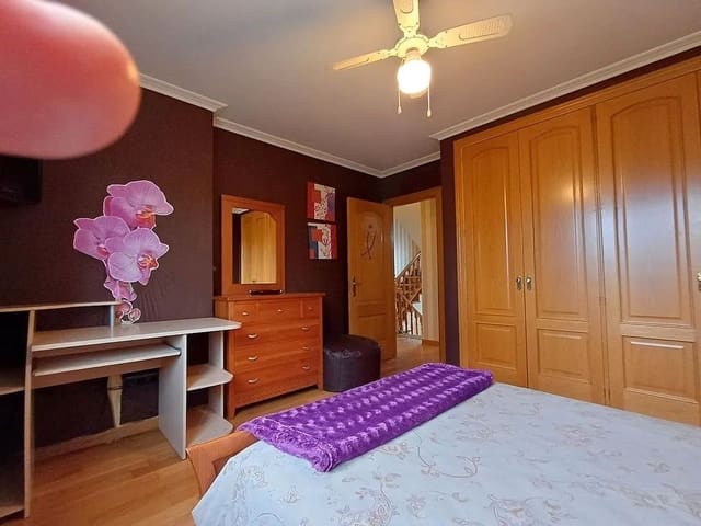 5 soveværelse Villa til salg i Vigo med garage - € 650.000 (Ref: 9683974)