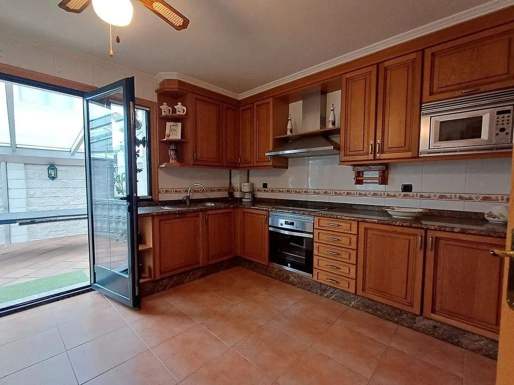 5 soveværelse Villa til salg i Vigo med garage - € 650.000 (Ref: 9683974)