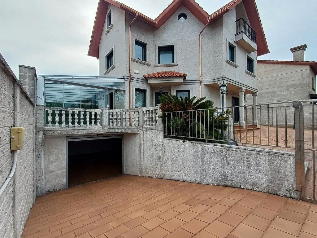 5 soveværelse Villa til salg i Vigo med garage - € 650.000 (Ref: 9683974)