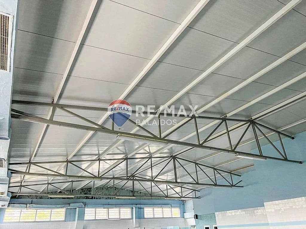 Commercieel te koop in Cangas - € 320.000 (Ref: 9683976)