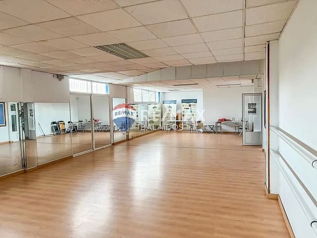 Commercieel te koop in Cangas - € 320.000 (Ref: 9683976)