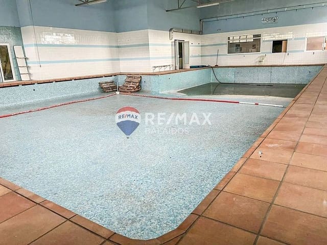 Commercieel te koop in Cangas - € 320.000 (Ref: 9683976)