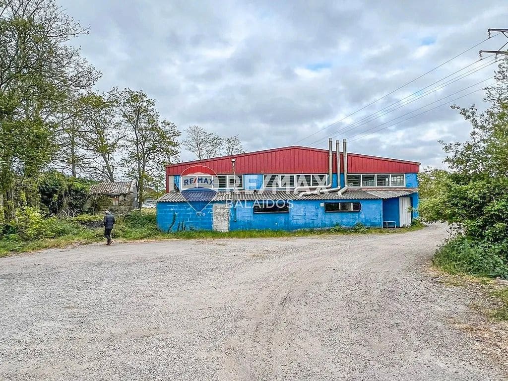 Commercieel te koop in Cangas - € 320.000 (Ref: 9683976)