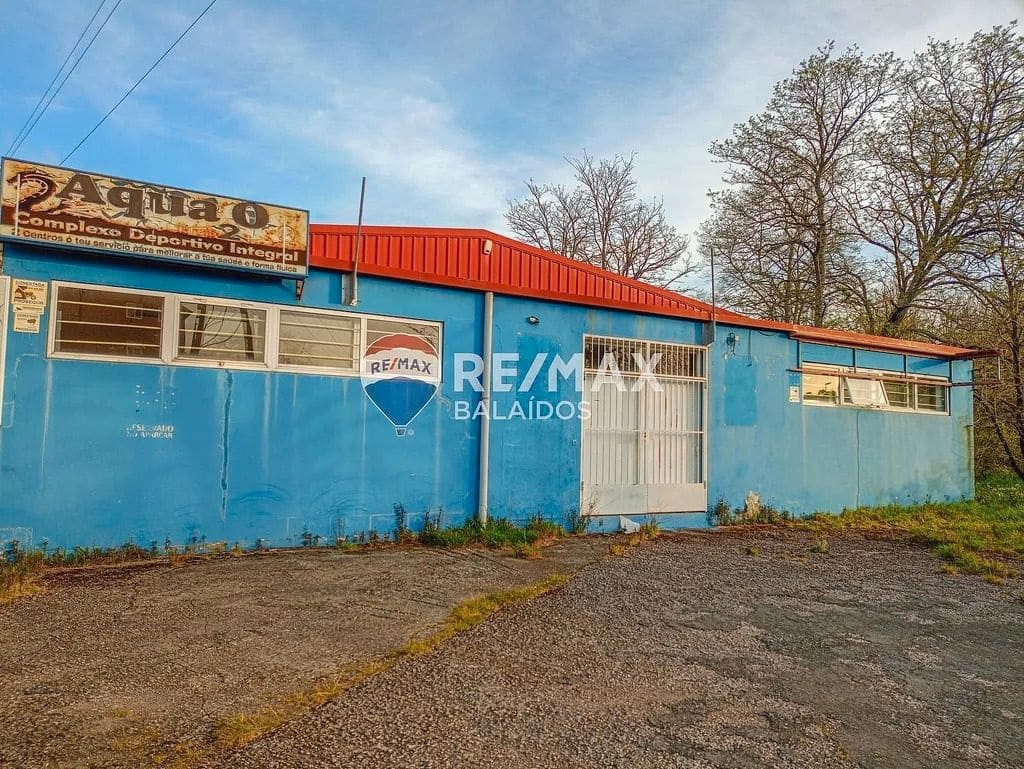 Commercieel te koop in Cangas - € 320.000 (Ref: 9683976)