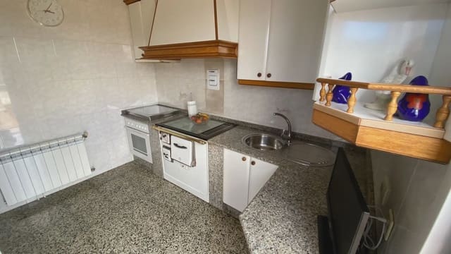 3 soveværelse Byhus til salg i Tui med garage - € 250.000 (Ref: 9683979)