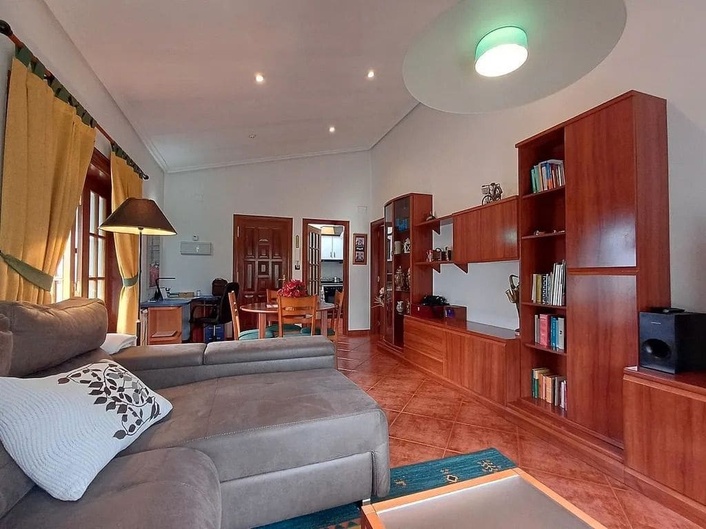 2 bedroom Apartment for sale in A Caniza - € 99,000 (Ref: 9683980)