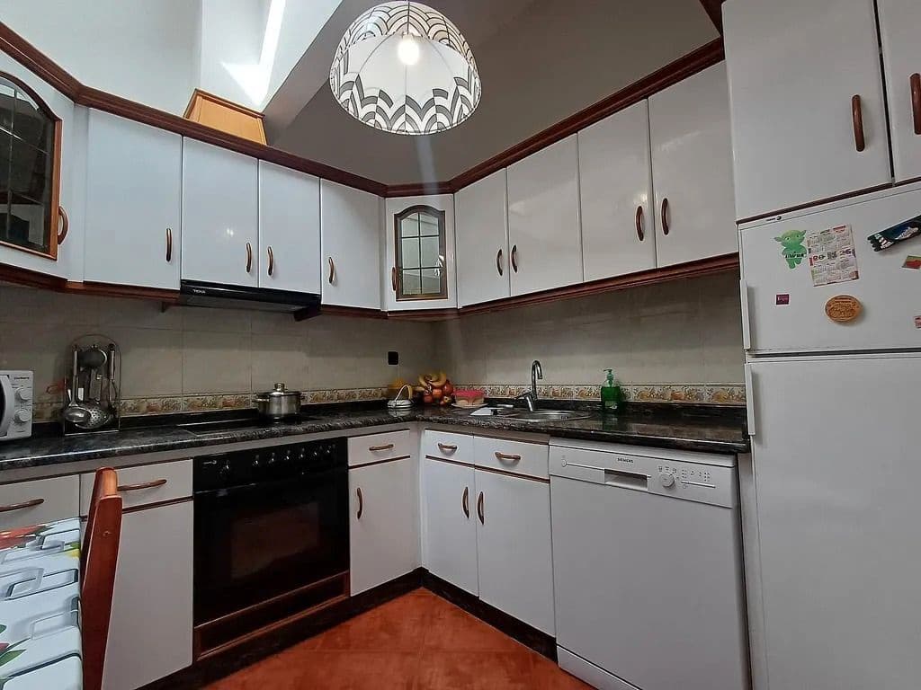 2 bedroom Apartment for sale in A Caniza - € 99,000 (Ref: 9683980)