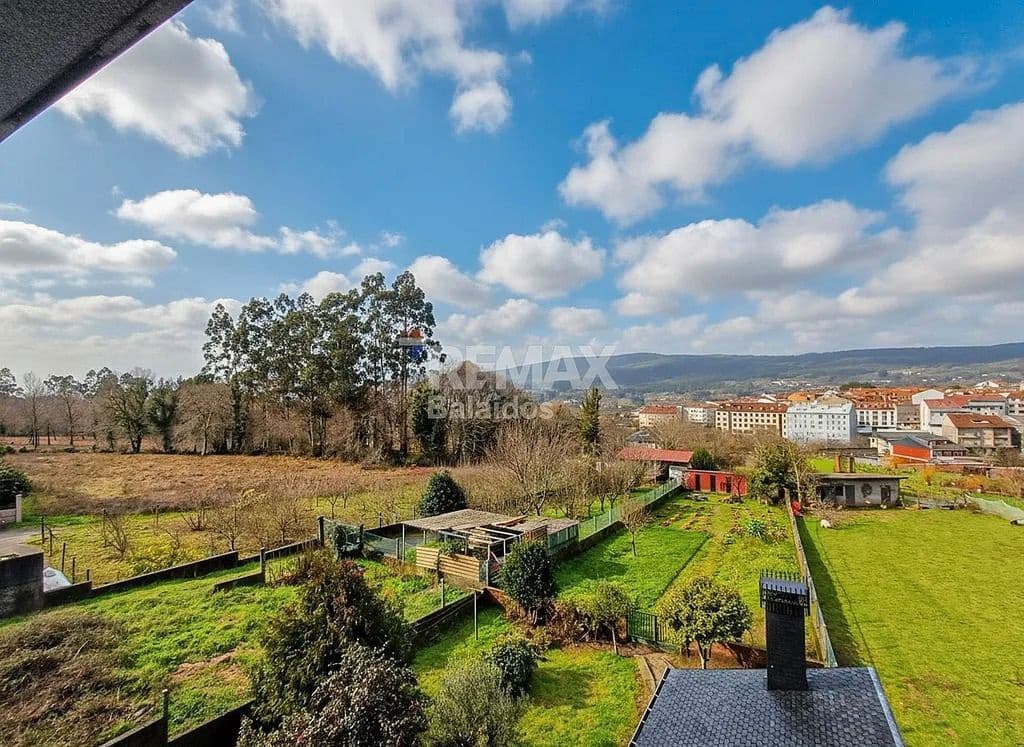 9 bedroom Apartment for sale in A Caniza with garage - € 449,000 (Ref: 9683982)