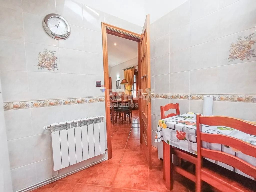 9 bedroom Apartment for sale in A Caniza with garage - € 449,000 (Ref: 9683982)