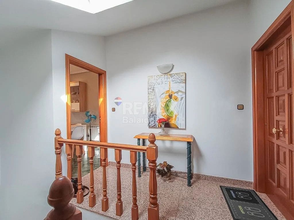 9 bedroom Apartment for sale in A Caniza with garage - € 449,000 (Ref: 9683982)