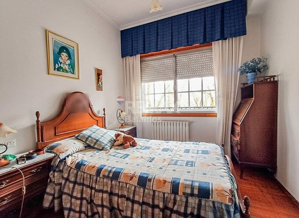 9 bedroom Apartment for sale in A Caniza with garage - € 449,000 (Ref: 9683982)