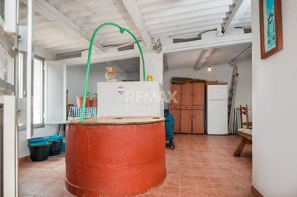 7 slaapkamer Finca/Landhuis te koop in A Pobra do Caraminal met garage - € 340.000 (Ref: 9683984)