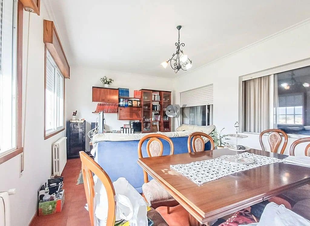 5 bedroom Flat for sale in A Caniza - € 159,000 (Ref: 9683986)