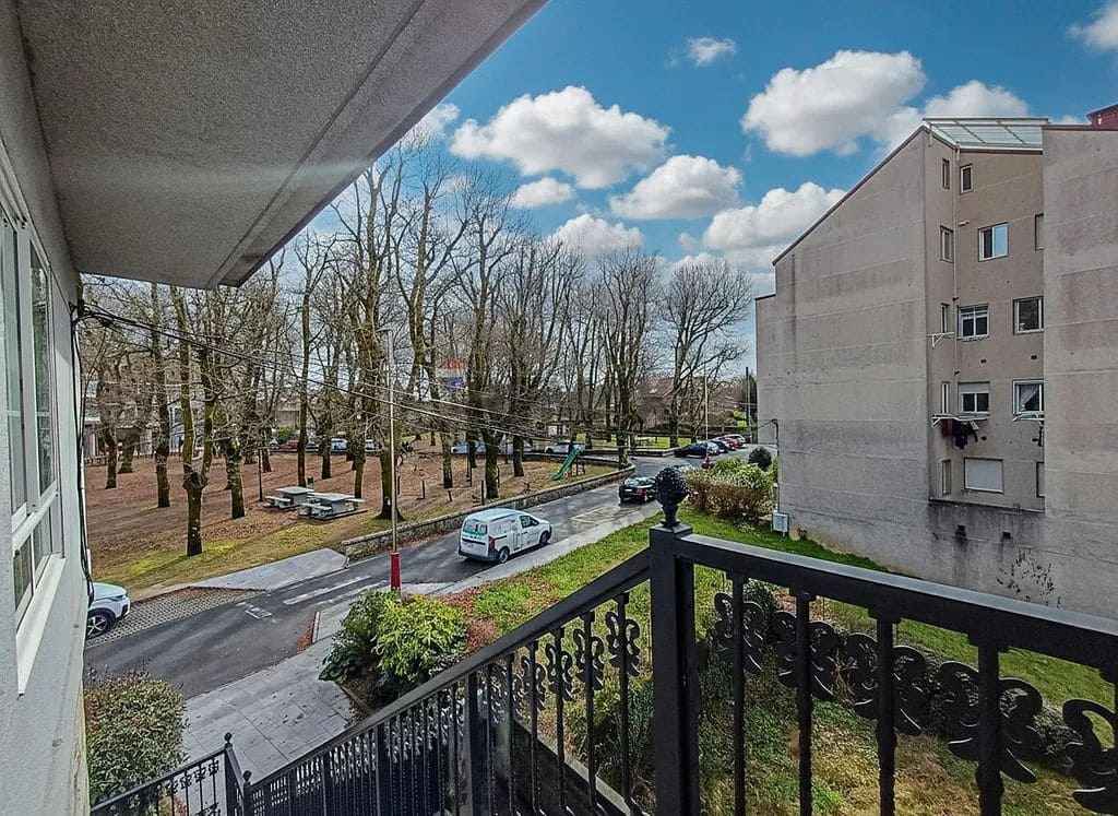 5 bedroom Flat for sale in A Caniza - € 159,000 (Ref: 9683986)