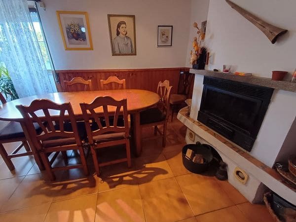 4 makuuhuone Maalaistalo myytävänä paikassa A Guarda mukana 
autotalli - 195 000 € (Ref: 9683991)