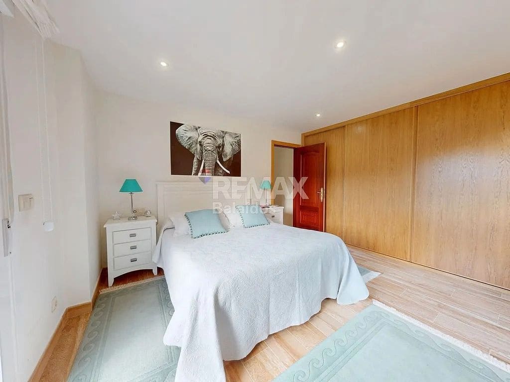 5 bedroom Villa for sale in Ponteareas with garage - € 425,000 (Ref: 9683995)