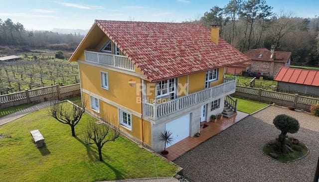 5 makuuhuone Huvila myytävänä paikassa Ponteareas mukana 
autotalli - 425 000 € (Ref: 9683995)