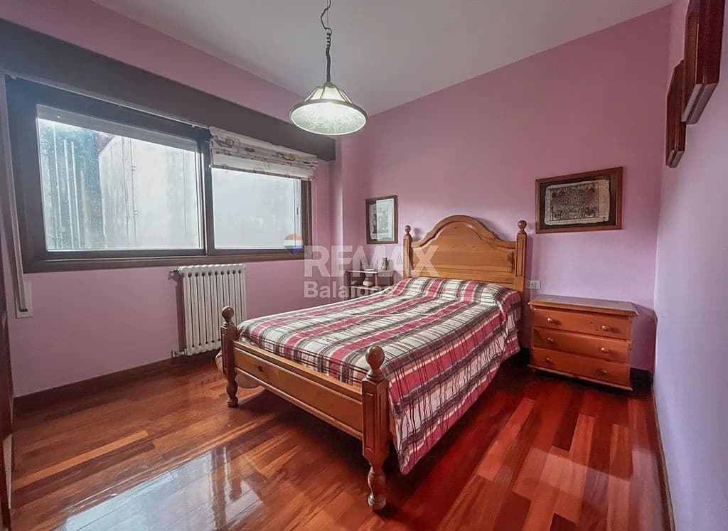 4 bedroom Flat for sale in Vigo with garage - € 449,500 (Ref: 9683996)