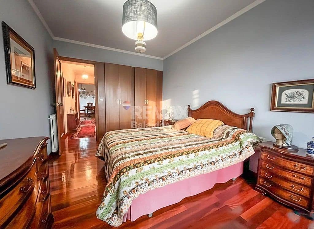 4 bedroom Flat for sale in Vigo with garage - € 449,500 (Ref: 9683996)