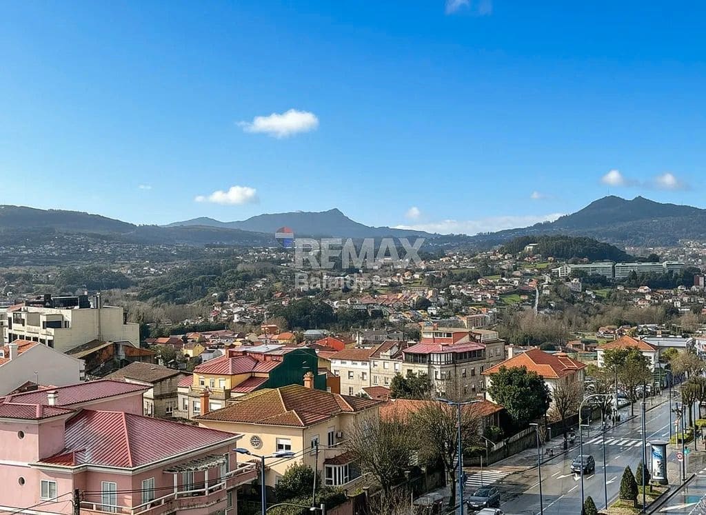 4 bedroom Flat for sale in Vigo with garage - € 449,500 (Ref: 9683996)
