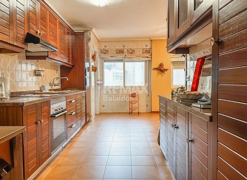 4 bedroom Flat for sale in Vigo with garage - € 449,500 (Ref: 9683996)