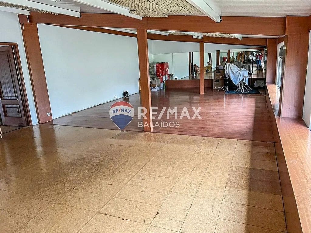 Commercieel te koop in Cangas - € 320.000 (Ref: 9683998)