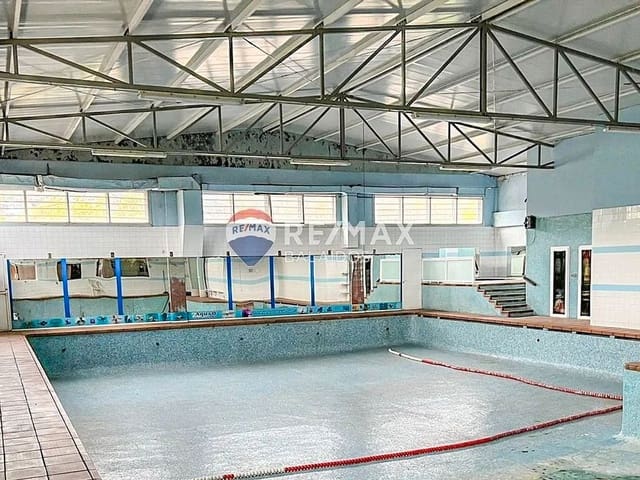 Commercieel te koop in Cangas - € 320.000 (Ref: 9683998)