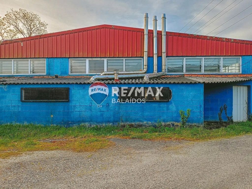 Commercieel te koop in Cangas - € 320.000 (Ref: 9683998)