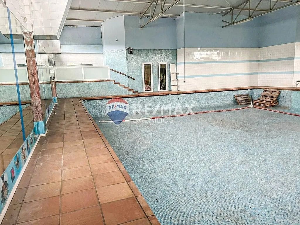 Commercieel te koop in Cangas - € 320.000 (Ref: 9683998)