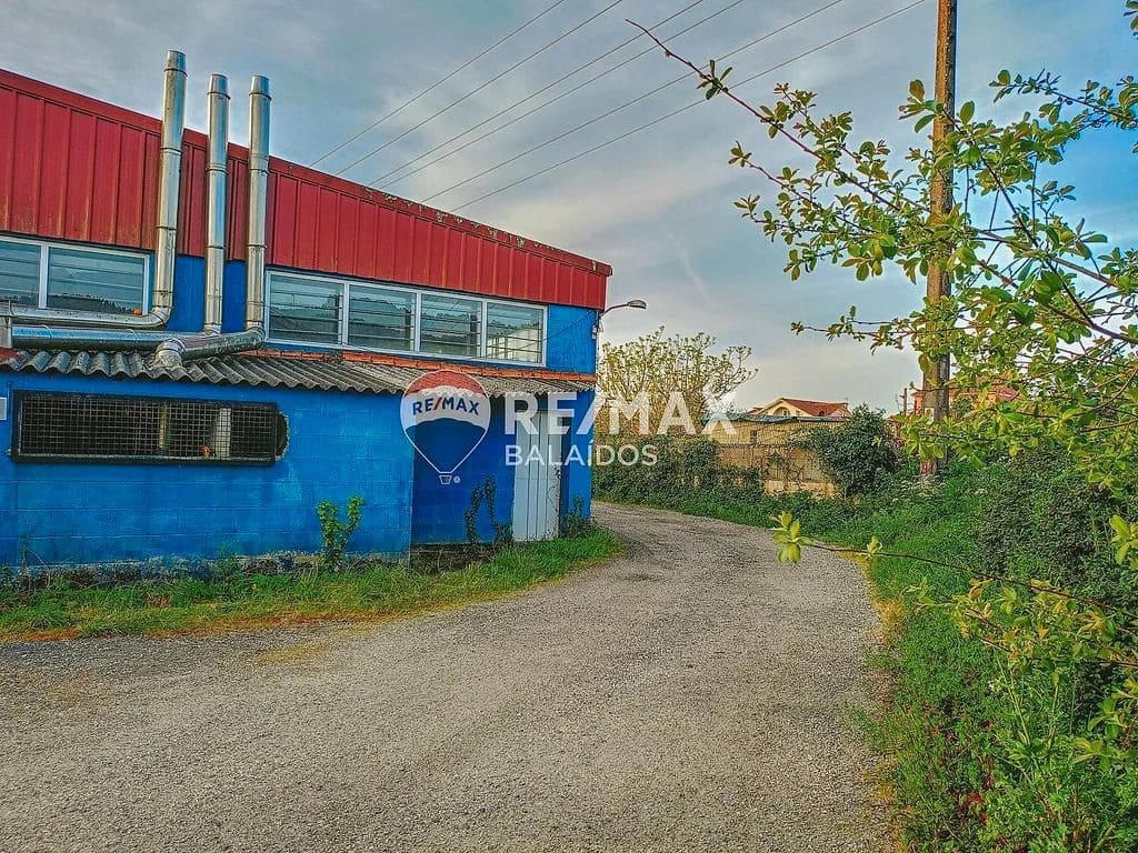 Commercieel te koop in Cangas - € 320.000 (Ref: 9683998)