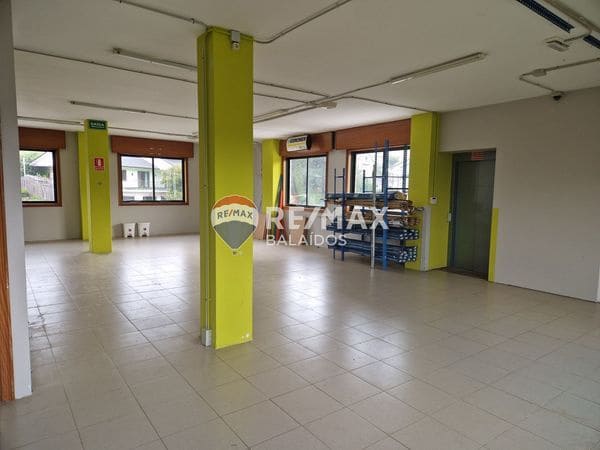 Commercieel te koop in Vigo - € 900.000 (Ref: 9684000)