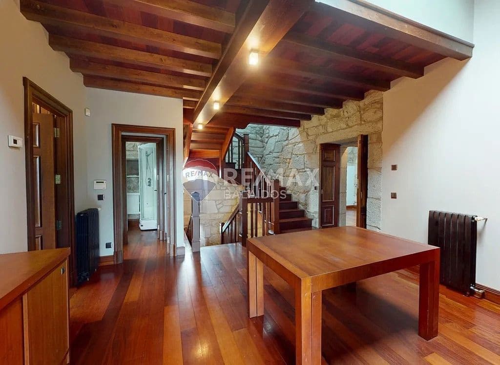 6 slaapkamer Villa te koop in Pontevedra stad met zwembad garage - € 1.250.000 (Ref: 9684003)