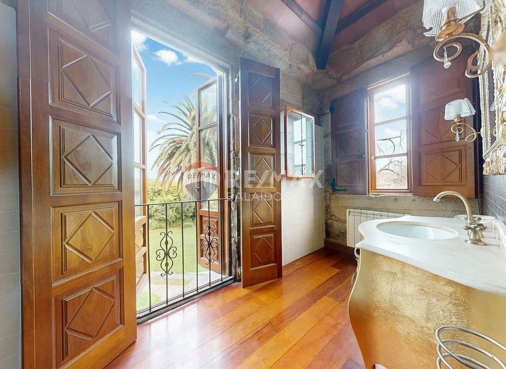 6 slaapkamer Villa te koop in Pontevedra stad met zwembad garage - € 1.250.000 (Ref: 9684003)