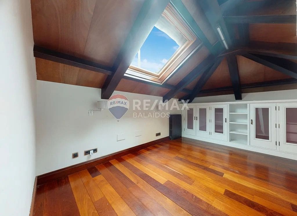 6 slaapkamer Villa te koop in Pontevedra stad met zwembad garage - € 1.250.000 (Ref: 9684003)