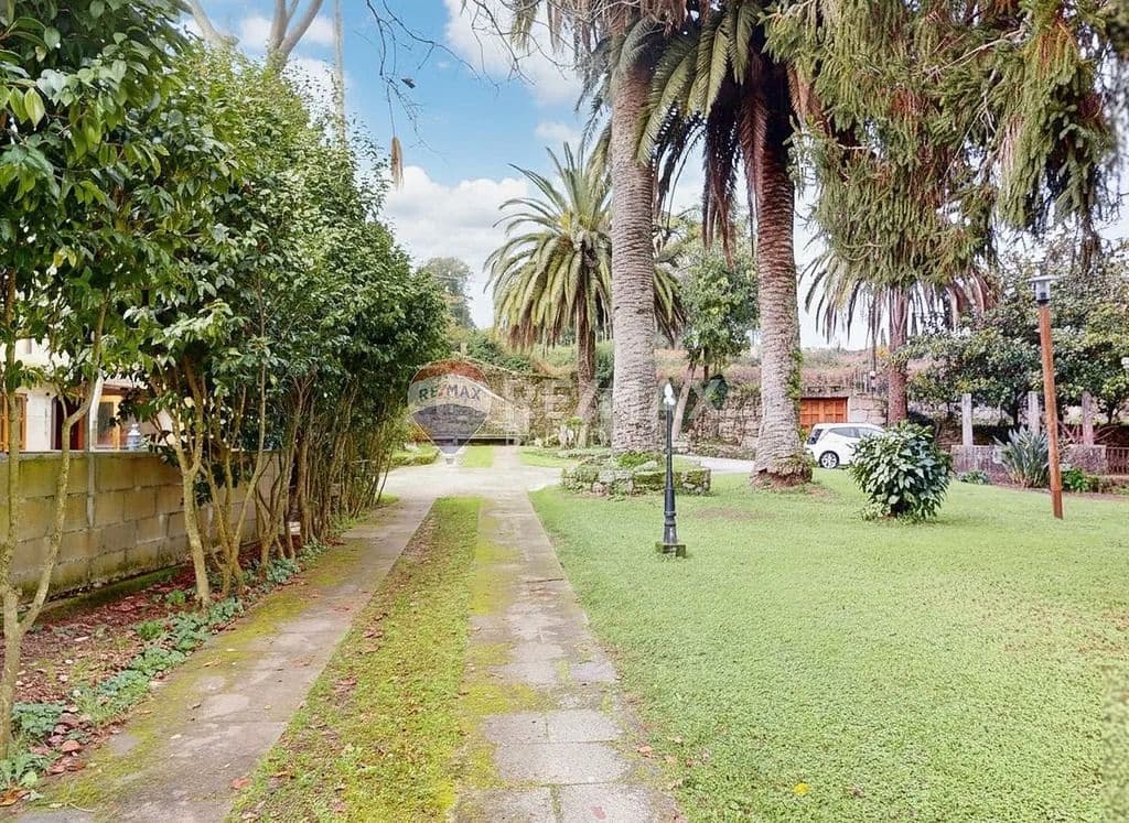 6 slaapkamer Villa te koop in Pontevedra stad met zwembad garage - € 1.250.000 (Ref: 9684003)