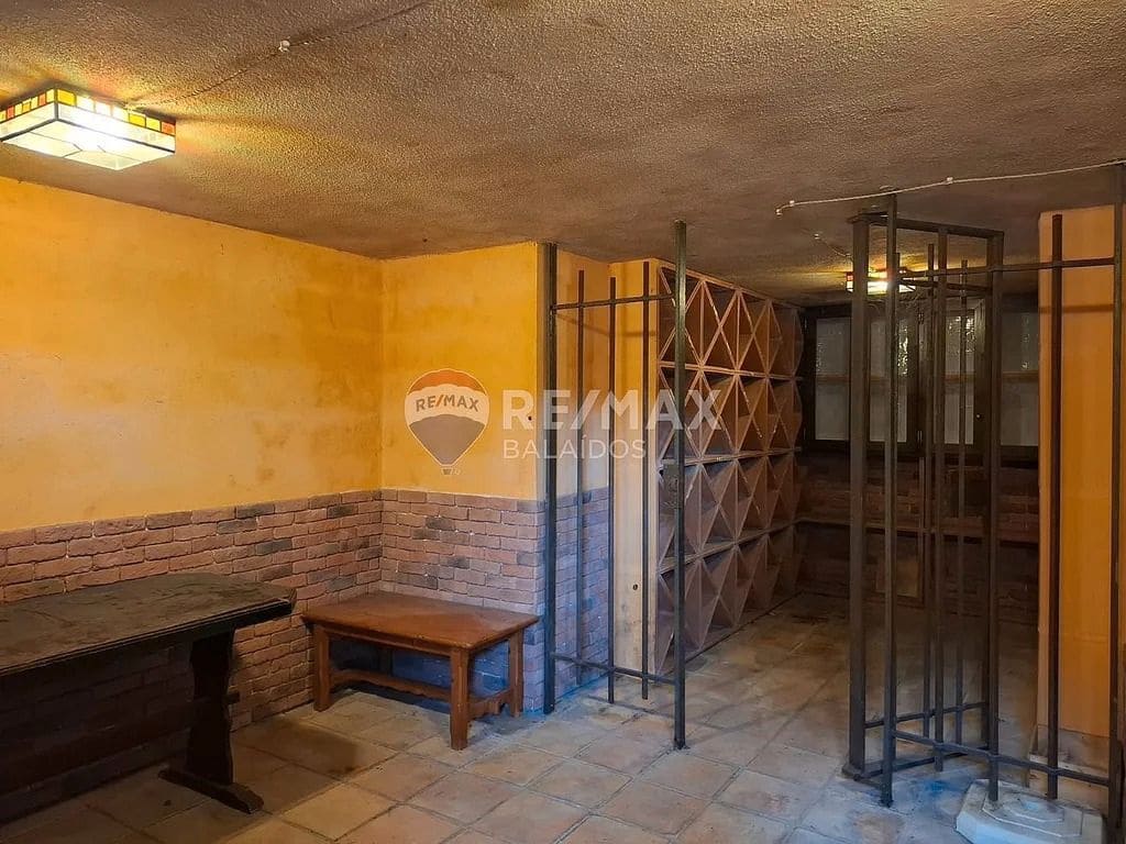 6 slaapkamer Villa te koop in Pontevedra stad met zwembad garage - € 1.250.000 (Ref: 9684003)