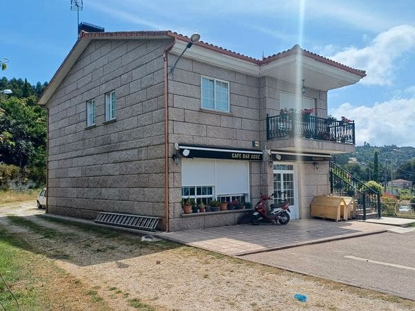 3 slaapkamer Restaurant/bar te koop in A Caniza met garage - € 350.000 (Ref: 9684004)