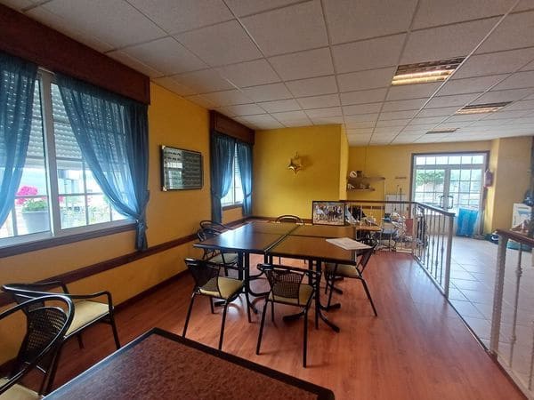 3 slaapkamer Restaurant/bar te koop in A Caniza met garage - € 350.000 (Ref: 9684004)