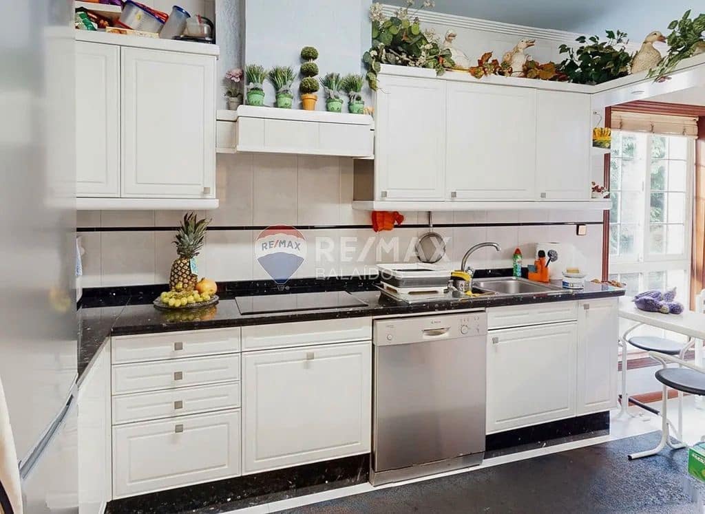 5 soveværelse Villa til salg i Vigo med garage - € 650.000 (Ref: 9684005)