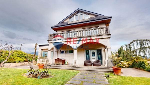 6 bedroom Villa for sale in Mos with pool garage - € 880,000 (Ref: 9684006)