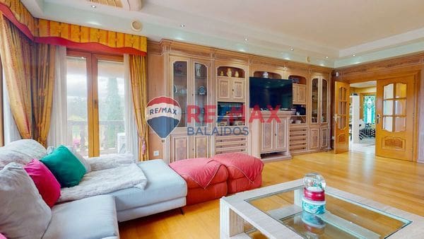 6 bedroom Villa for sale in Mos with pool garage - € 880,000 (Ref: 9684006)