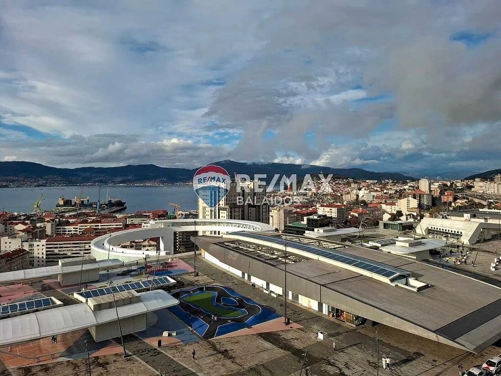 6 bedroom Flat for sale in Vigo with garage - € 520,000 (Ref: 9684010)