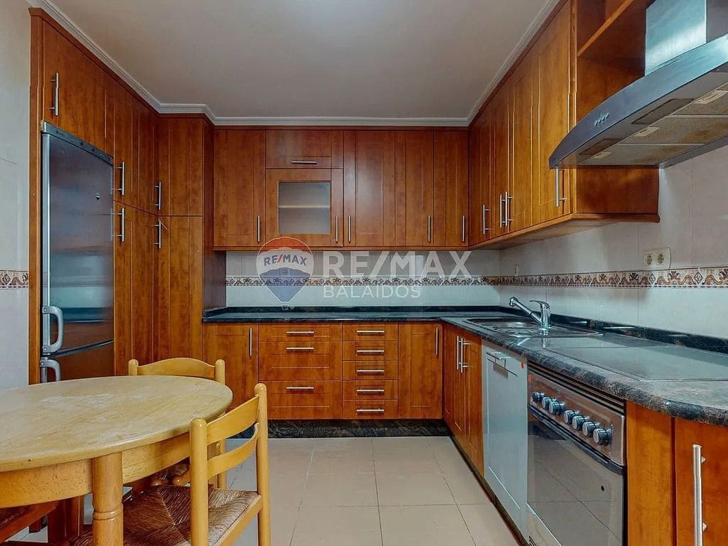 6 bedroom Flat for sale in Vigo with garage - € 520,000 (Ref: 9684010)