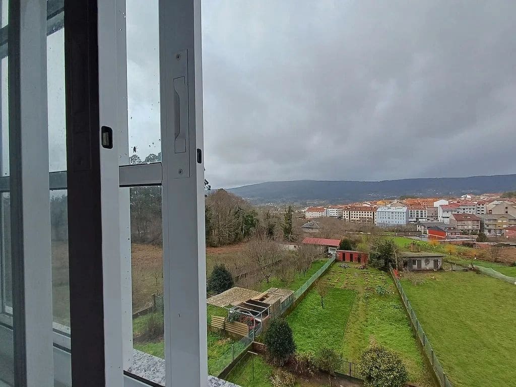 2 bedroom Apartment for sale in A Caniza - € 99,000 (Ref: 9684011)