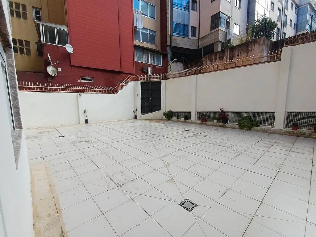 5 Zimmer Wohnung zu verkaufen in Vigo - 360.000 € (Ref: 9684012)