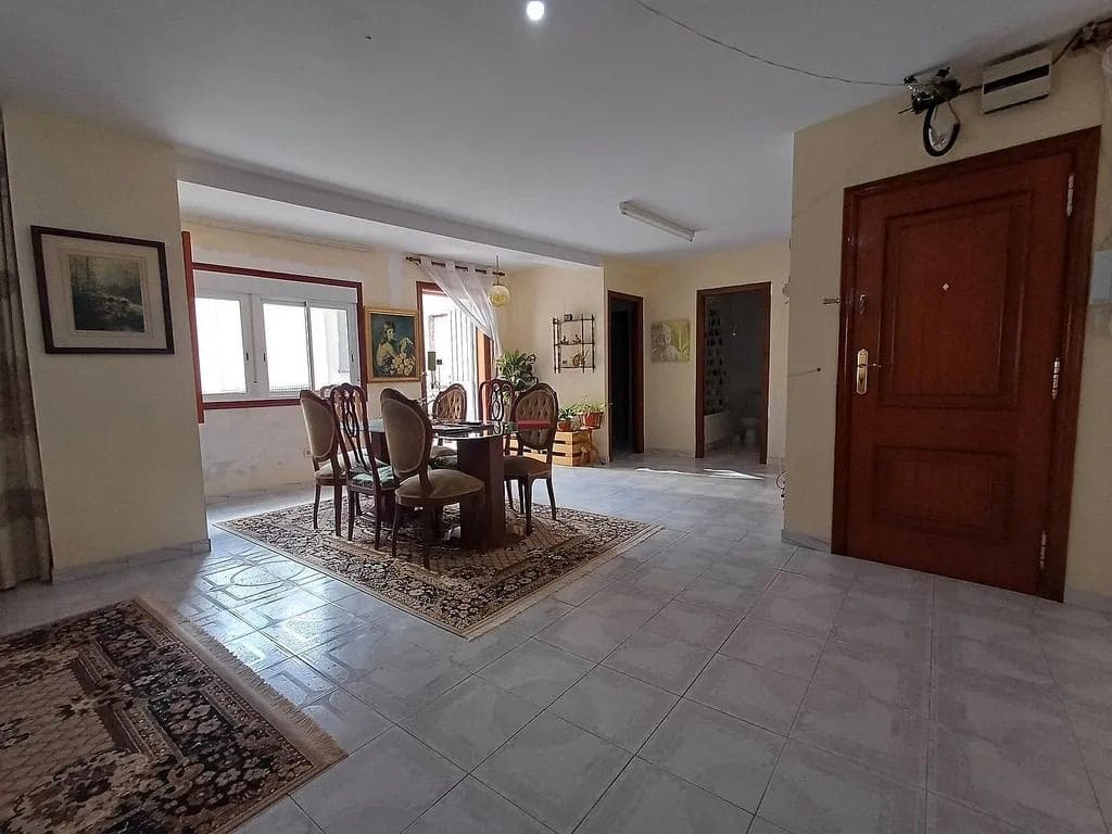 5 Zimmer Wohnung zu verkaufen in Vigo - 360.000 € (Ref: 9684012)