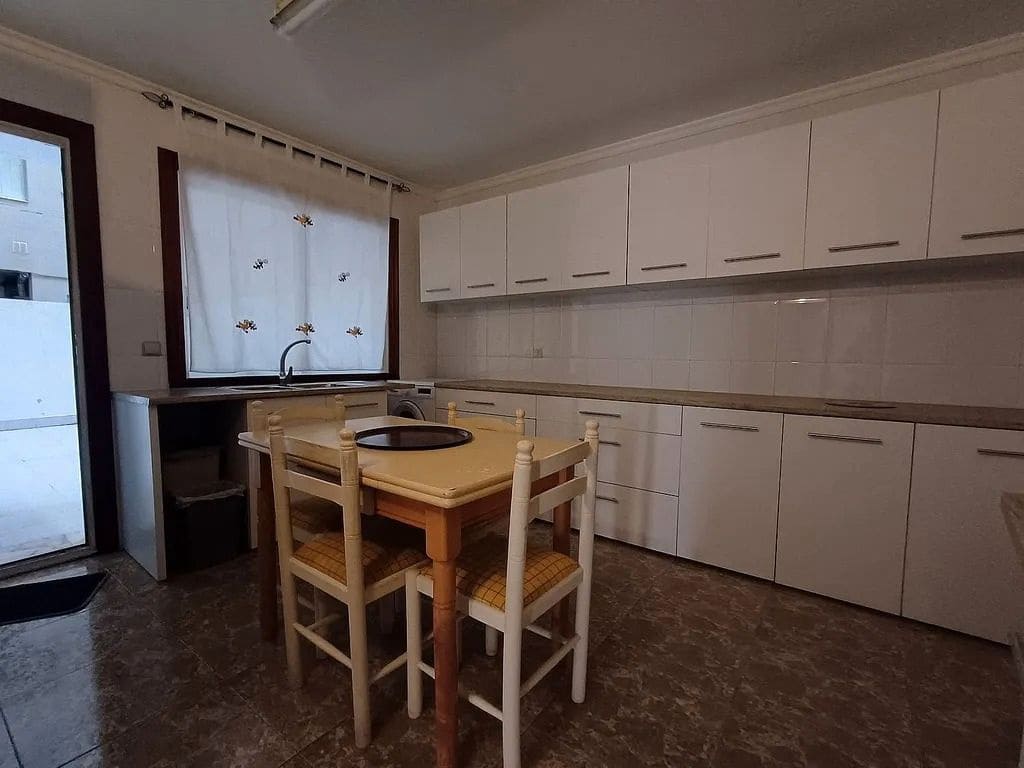 5 Zimmer Wohnung zu verkaufen in Vigo - 360.000 € (Ref: 9684012)